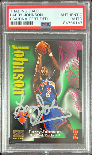 Larry Johnson auto 1998 SkyBox #162 card New York Knicks PSA Encapsulated