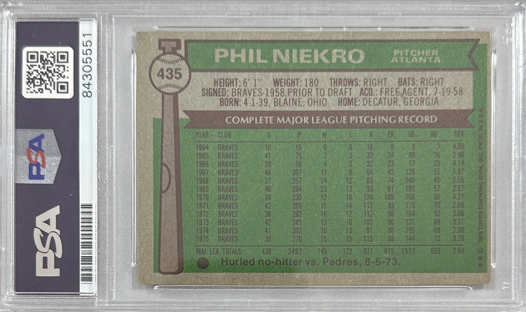 Phil Niekro auto card 1976 Topps #435MLB Atlanta Braves PSA Encapsulated