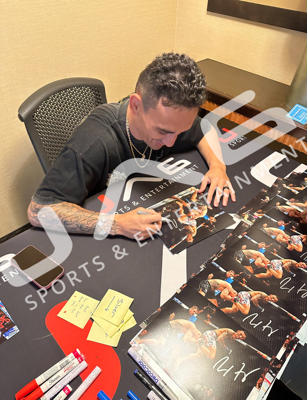 Max Holloway signed inscribed 8x10 photo UFC Blessed JSA COA Justin Gaethje