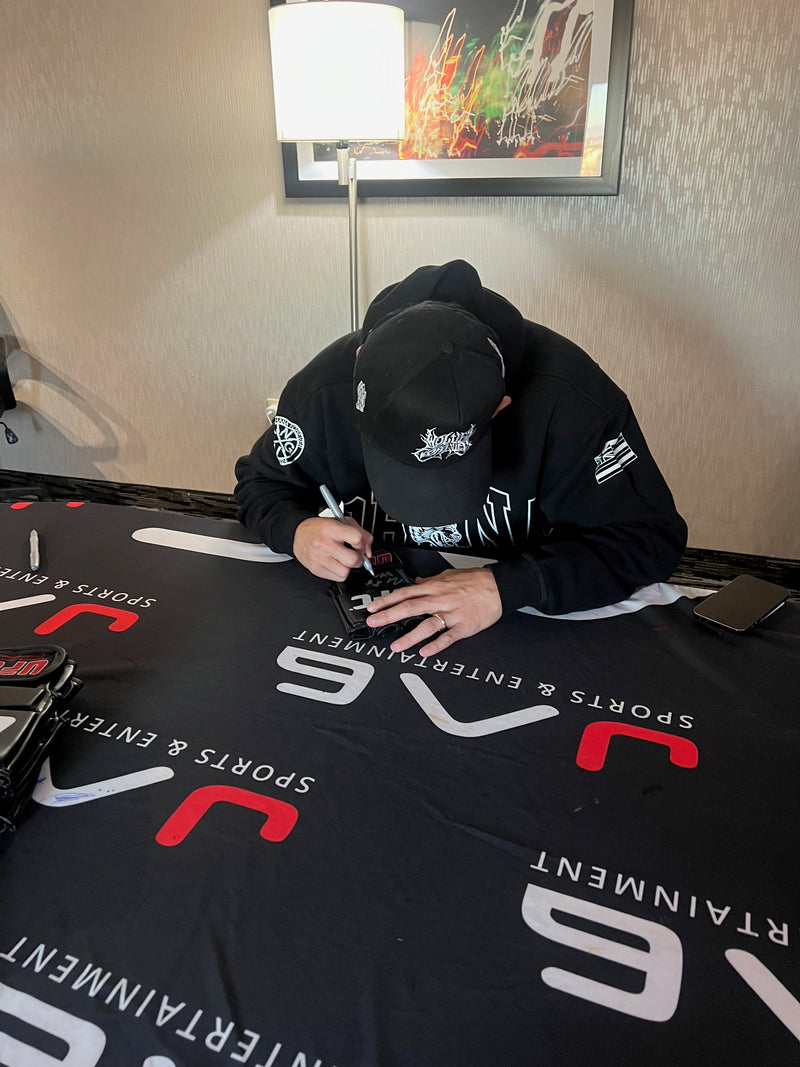 Max Holloway autographed signed authentic glove UFC BAS Blessed