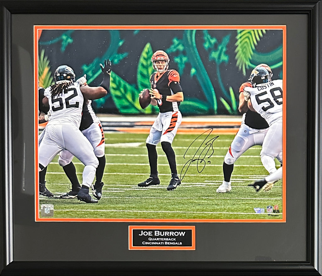 Joe Burrow signed autographed framed 16x20 photo NFL Cincinnati Bengal Fanatics
