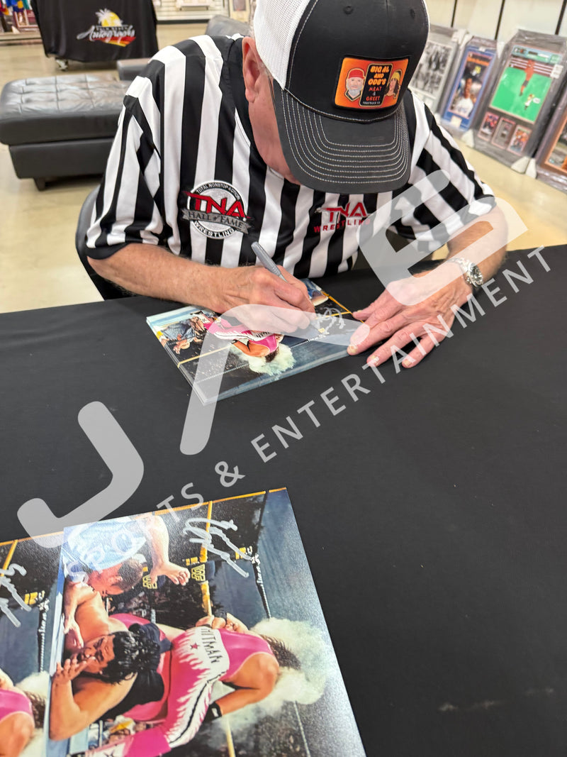 Earl Hebner autographed signed T-Shirt Referee WWE WWF TNA JSA COA