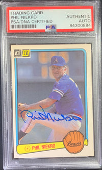 Phil Niekro auto card 1982 Donruss #97 MLB Atlanta Braves PSA Encapsulated