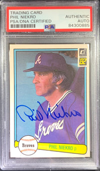 Phil Niekro auto card 1982 Donruss #475 MLB Atlanta Braves PSA Encapsulated